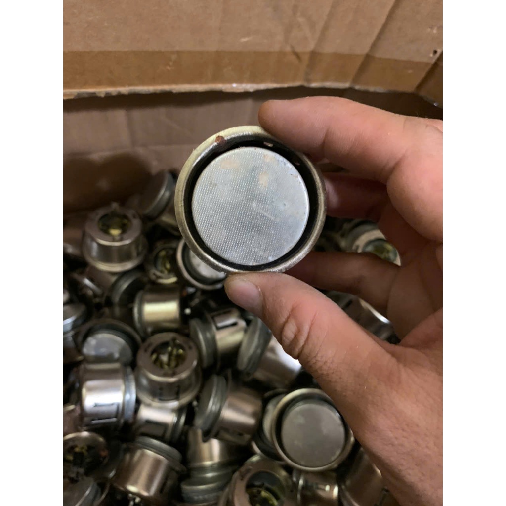 role hộp xanh hàng mới hơi han gỉ ( do kho hàng ẩm)