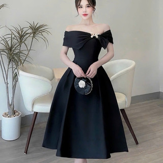 Váy trễ vai nẹp ngọc