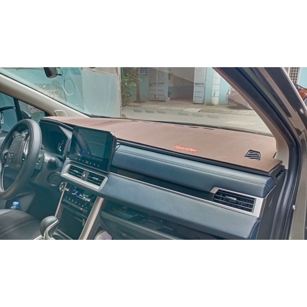 Thảm taplo da vân gỗ xe xpander 2022 2023 2024 2025 2026 bản Pre và Cross