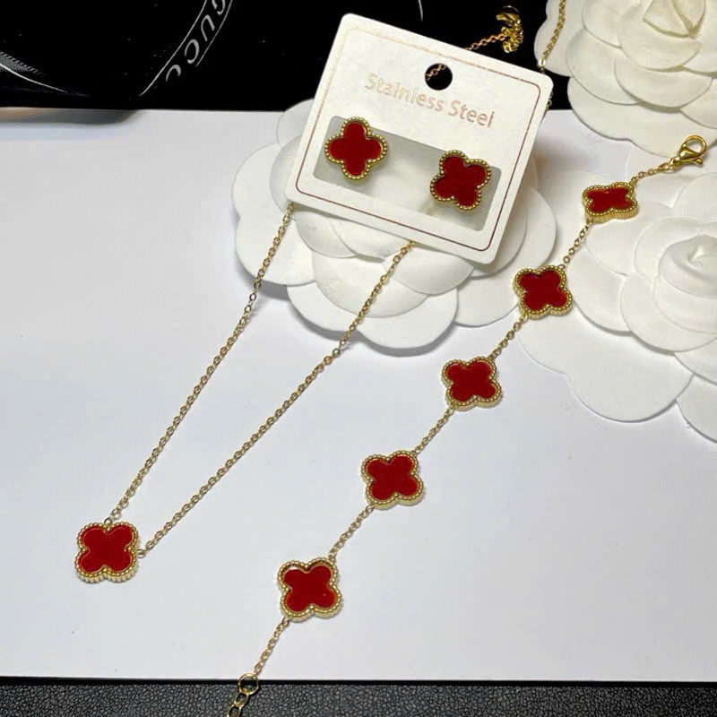 Mã SET01-Set khuyên tai vòng cổ lắc tay cỏ 4 lá chất liệu titan cao cấp k đen k han rỉ by Min Accessories