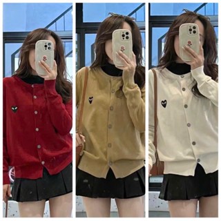 Áo khoác len cardigan , áo khoác len nữ cổ tròn LOGO trái tim đáng yêu chất len mềm mịn màu đỏ màu đen hàng QCCC loại 1
