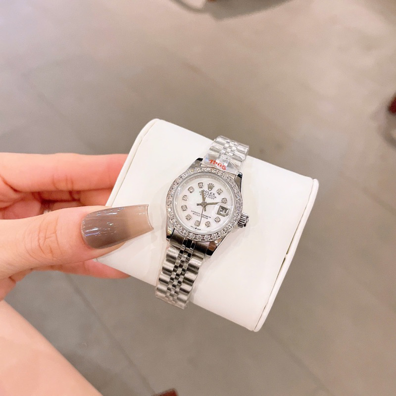 Đồng Hồ Nữ Rolexx Mặt tròn size 28mm Dây Kim Loại trắng silver, Mặt Trắng viền đá,Máy Quartz (Pin)