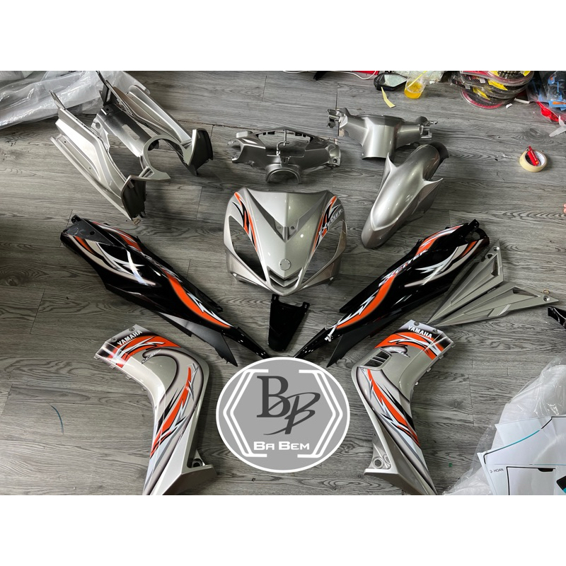 Dàn áo bạc đen dán tem sẵn ex nhỏ