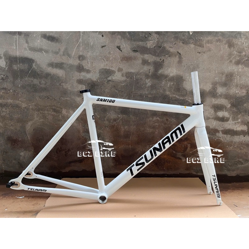 fixed gear khung Tsunami snm100 Real ( tặng chén cổ+ khoá yên)
