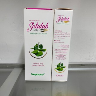 Dung dịch vệ sinh Solutab Traphaco với Trầu không, lô hội, acid lactic giúp làm sạch và giữ ầm cho vùng kín. Chai 100ml