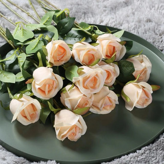 1 bông hoa sáp đủ cành lá