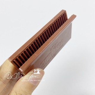 Dụng cụ mài (gọt) phấn may.