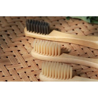 LƯỢC TRE MINI BỎ TÚI