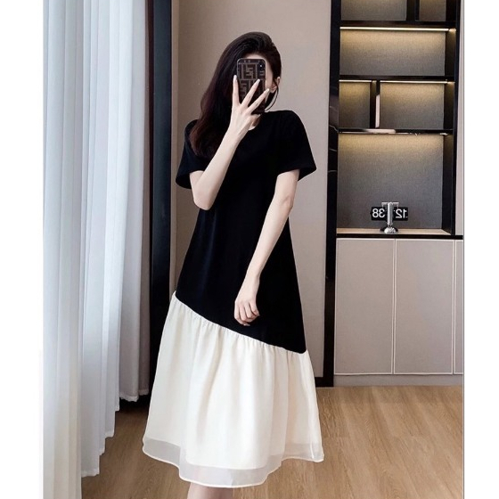 Váy bầu công sở dáng suông đuôi cá phối chân tơ, Đầm bầu công sở đen vạt trắng chân tơ 2 lớp mềm mịn