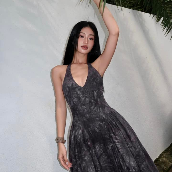 Doré Studio - Đầm Kiểu Yếm Hở Lưng