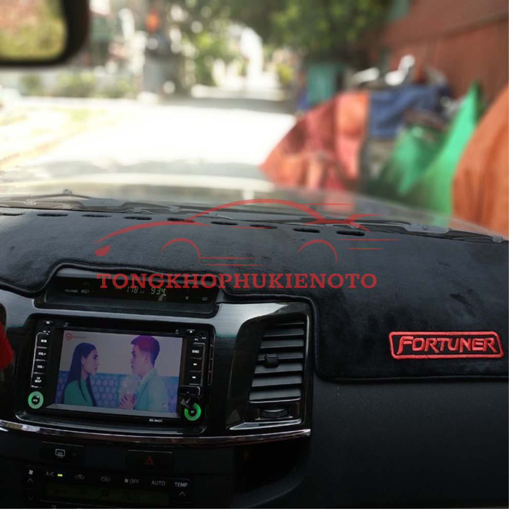 Thảm taplo xe Fortuner, thảm nhung mềm mịn đời 2006 đến 2024 cao cấp