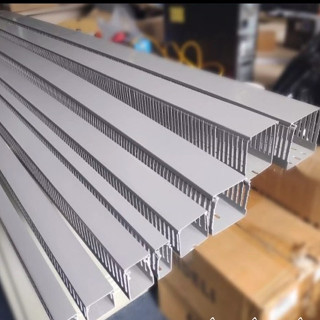    TẶNG KÈM VÍT  1m7 1cây  Máng nhựa đi dây   máng nhựa lắp tủ điện 25x25 - 25x45 - 33x33 - 33x45 - 45x45 - 45x65 - 65x65 