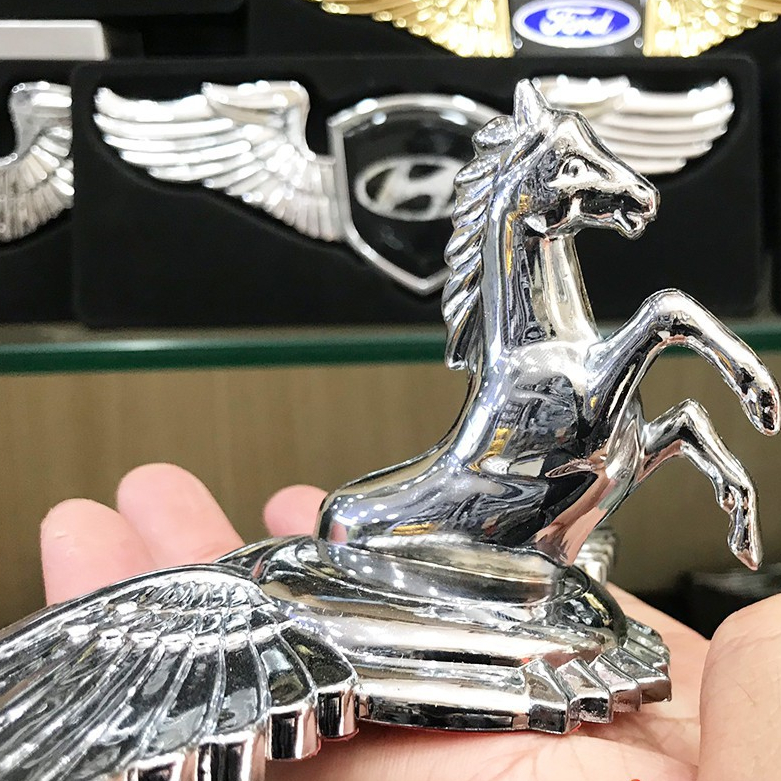 Logo dán capo mui xe hình con ngựa
