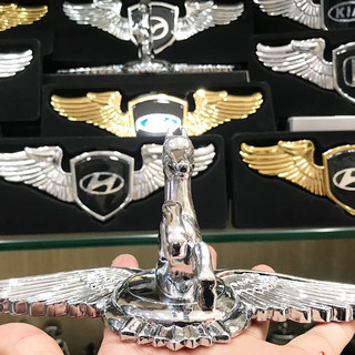 Logo dán capo mui xe hình con ngựa