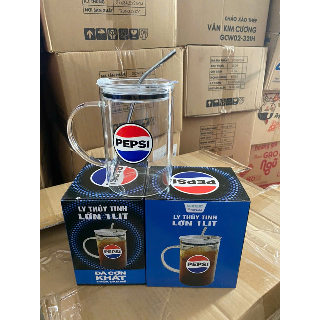 LY THỦY TINH 1 LÍT CÓ NẮP VÀ ỐNG HÚT QUÀ TẶNG PEPSI