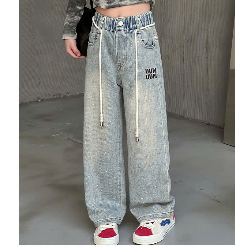 033- 2 MẪU QUẦN JEAN  CAO CẤP KIỂU DÁNG  ỐNG SUÔNG BÉ GÁI 033