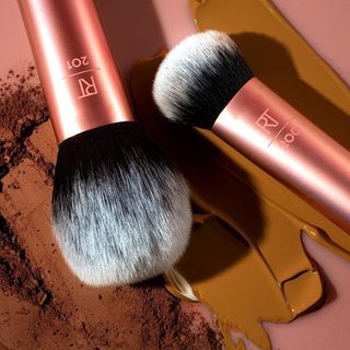 Cọ Phấn Phủ Real Techniques By Sam & Nic Powder Brush Mẫu Mới