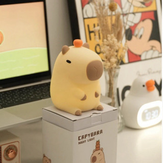   ẢNH THẬT  Đèn Ngủ Capybara Chuột Lang Nước Đội Quả Cam Cực Dễ Thương 