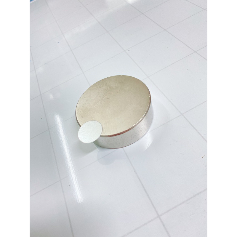 Nam châm trắng. Nam châm đất hiếm tròn to. 25x10mm, 25x20mm, 30x5mm, 30x10mm, 40x10mm, 40x20mm, 50x5mm, 50x10mm, 60x20mm