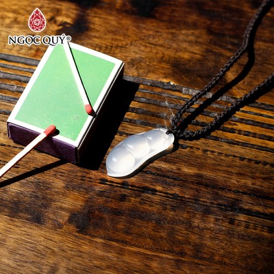 Mặt dây chuyền hạt đậu đá mã não - Ngọc Quý