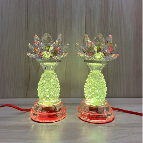 Một cặp đèn thờ pha lê sen thơm cao 17cm
