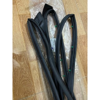 gioăng cánh cửa Gentra , aveo , oem  ( gioăng trên cánh cửa )