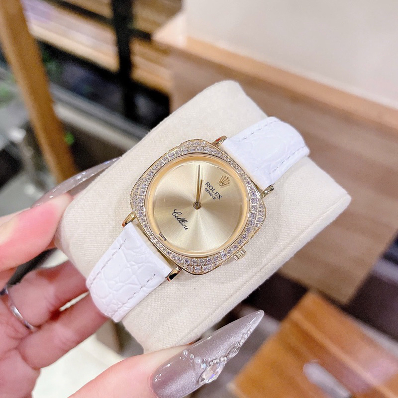 Đồng Hồ Rolexx Nữ Máy Quartz (Pin) Kính Sapphiare Mặt Vuông Siz 31mm Dây Da Trắng