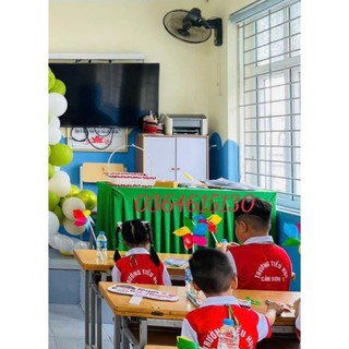 Khăn trải bàn giáo viên.
