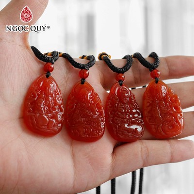 Mặt dây chuyền phật bản mệnh 12 con giáp đá mã não đỏ 38x23mm - Ngọc Quý