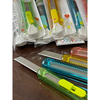 Dao rọc giấy Deli 2054