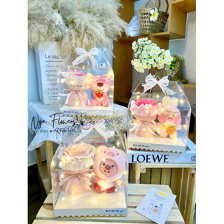 Sét Hộp Gấu Bông Kèm Bó Hoa Nhỏ Xinh Kích Thước 20x20cm