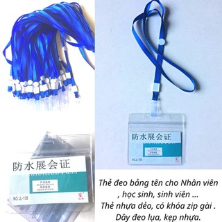 Đeo thẻ học sinh (cả mặt và dây) 1 cái