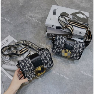 Túi Đeo Chéo Nữ Vải Màu Thổ Cẩm Logo Vàng Dây Dù Đeo Chéo Bản To Mẫu Mới