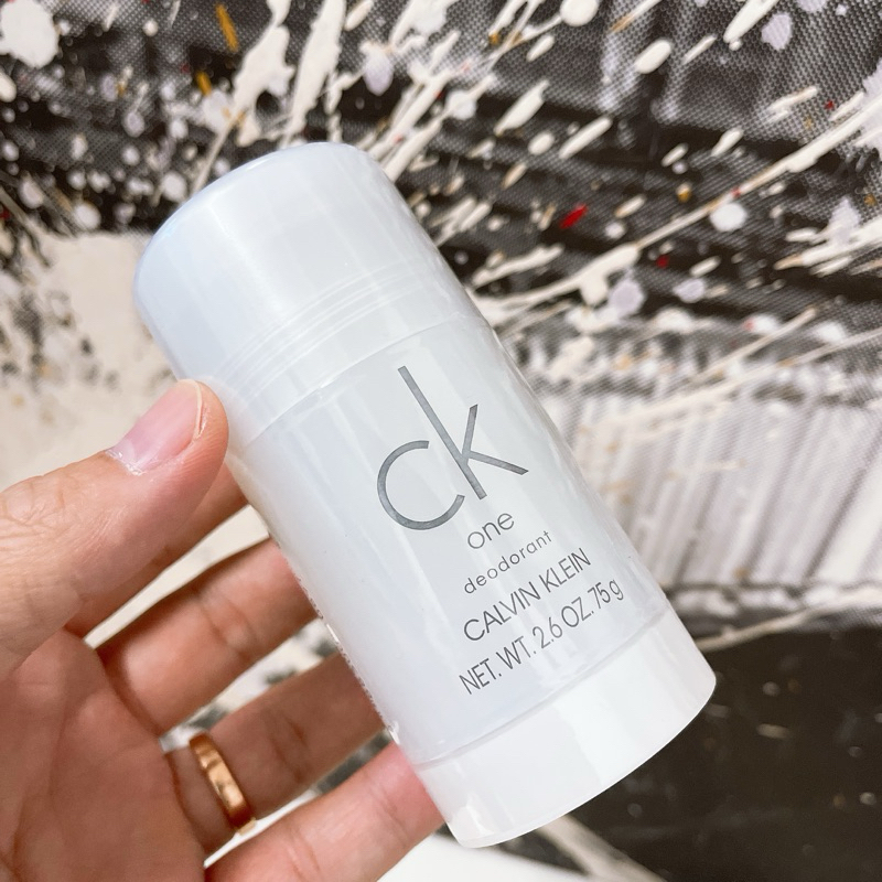 Lăn khử mùi nữ CK one 75g