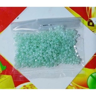Cườm đủ màu.