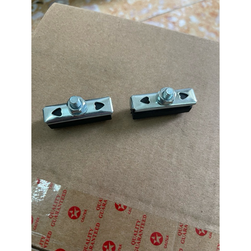Combo 2 chiếc má phanh , má thắng xe đạp thông dụng