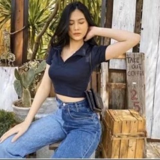 Áo thun cổ bẻ croptop