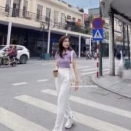 Áo thun cổ bẻ croptop