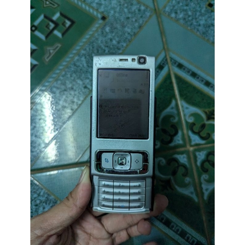 Xác điện thoại Nokia N95 màn hình thiếu tấm film xả kho