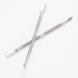 Đẩy da chết nail
