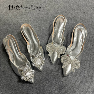 Giày Sandal Nữ Màu Bạc Bóng trang trí tiểu thư