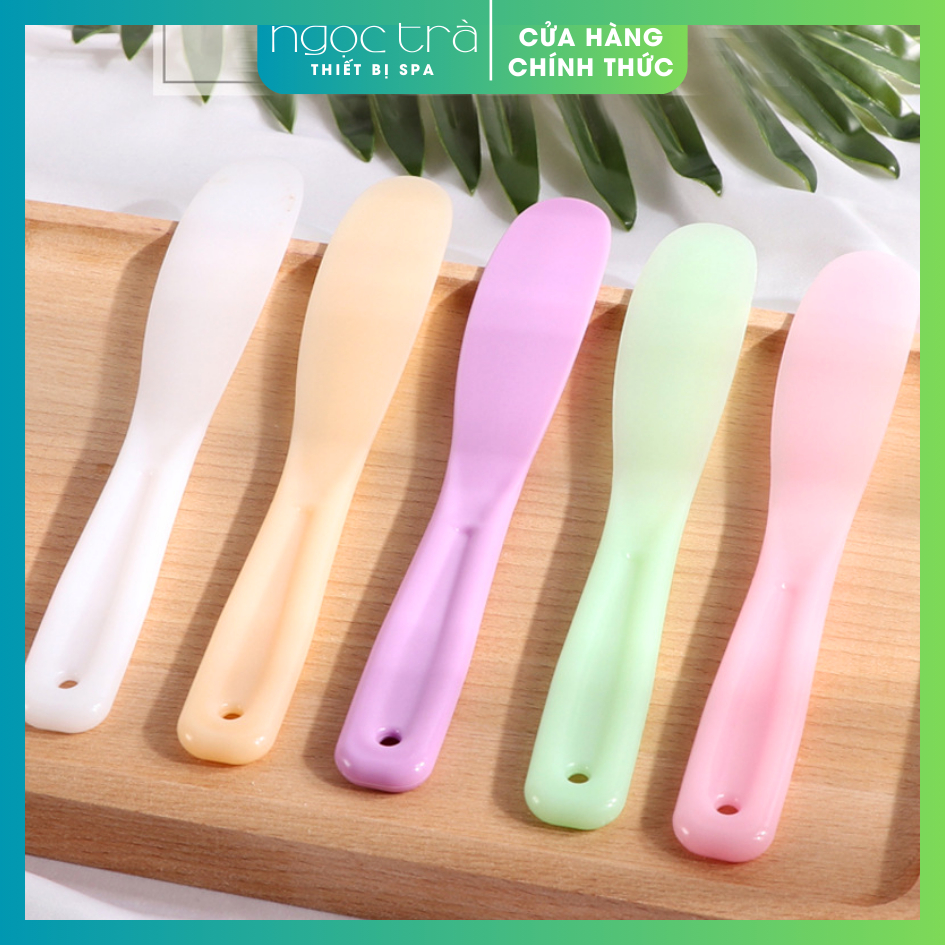Que nhựa trộn bột nạ lớn 22cm