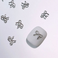 LẺ 1 CÁI CHARM TRANG TRÍ NHÉ A