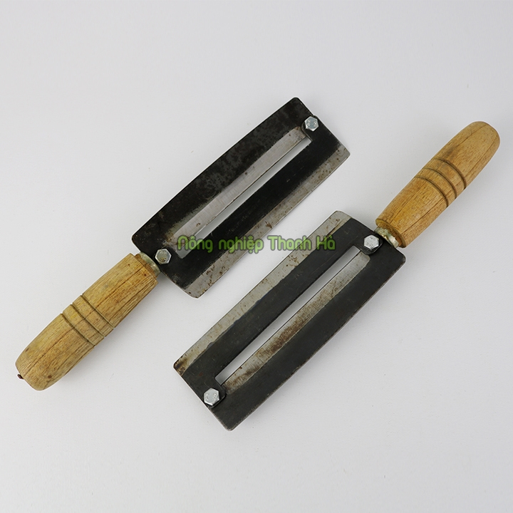 Dụng cụ róc vỏ mía - D36