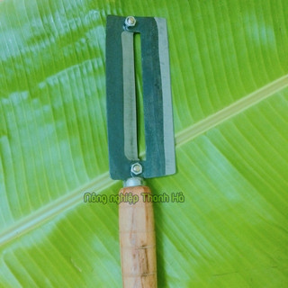 Dụng cụ róc vỏ mía - D36