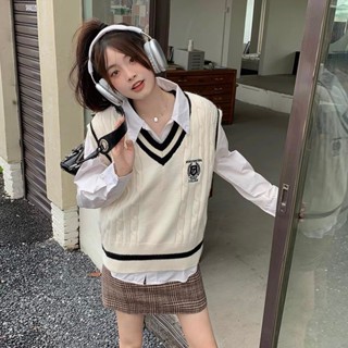 Áo gile len nữ họa tiết thêu huy hiệu học sinh hàn quốc phối viền màu thời trang màu be, xanh DELIZ