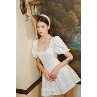 LUNALE - Sophia dress : váy corset xe tưa, cổ U nữ tính tay phồng chất vải Kaki mềm mỏng .