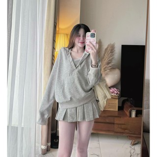 Set áo hoodie nỉ xám 3 món phối chân váy xếp ly cổ v by Charmie