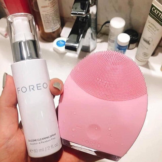 Xịt vệ sinh Máy rửa măt Foreo Silicone Cleasing Spray 60ml