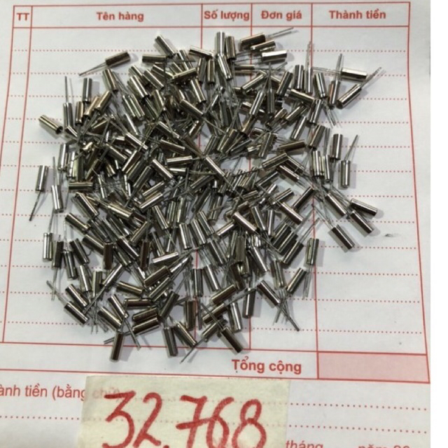 20    con    thạch    anh    ống     32.768